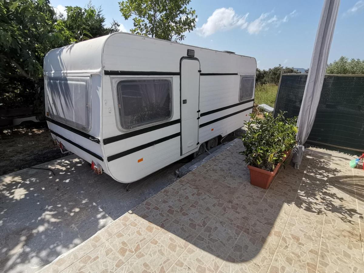 Hotel Green Garden Caravan à Agrilia Extérieur photo